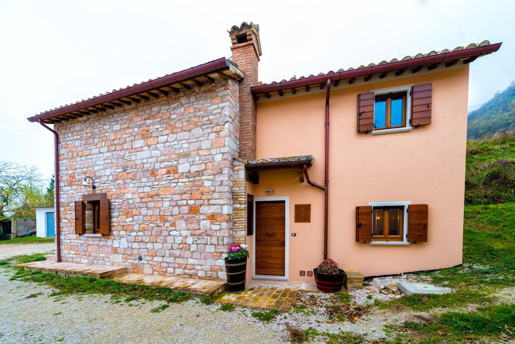 Casetta In Pietra Acqualagna Quarto foto